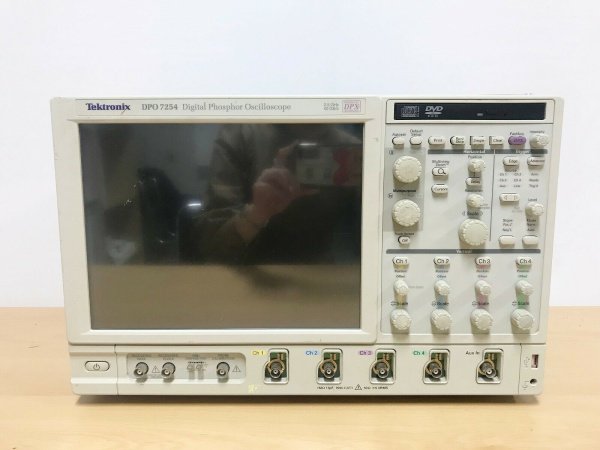 Цифровой осциллограф Tektronix DPO7254 (демонстрационный) купить по низкой цене | МАКСПРОФИТ